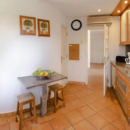 Sara Villa Quarteira